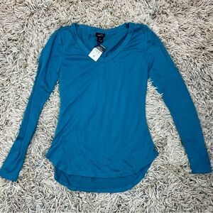 Rue 21 V-neck Long-sleeved Shirt